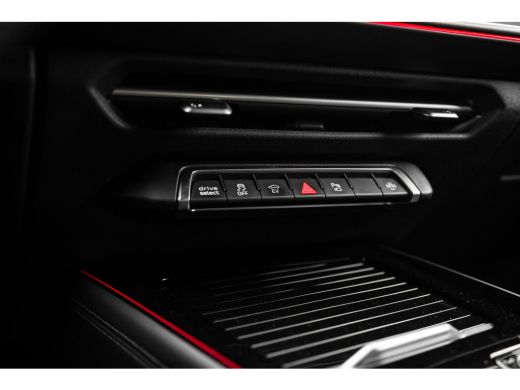 Audi Q3 S edition | Adaptive cruise control | Audi sound system | Cruise control ActivLease financial lease