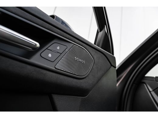 Audi Q3 S edition | Adaptive cruise control | Audi sound system | Cruise control ActivLease financial lease
