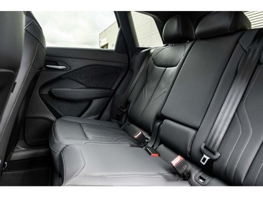 Audi Q3 S edition | Adaptive cruise control | Audi sound system | Cruise control ActivLease financial lease
