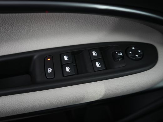 Fiat 600 La Prima | 10,25" touchscreen radio met Bluetooth, DAB & USB | 18" lichtmetalen velgen Diamont Cu... ActivLease financial lease