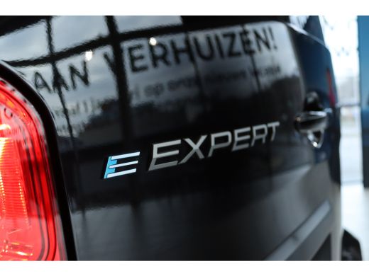 Peugeot e-Expert EV 75 kWh 136 L3 STX SPECIAL EDITION | LED | Stuur+Stoelverwarming | Betimmering | Leder | Camera... ActivLease financial lease