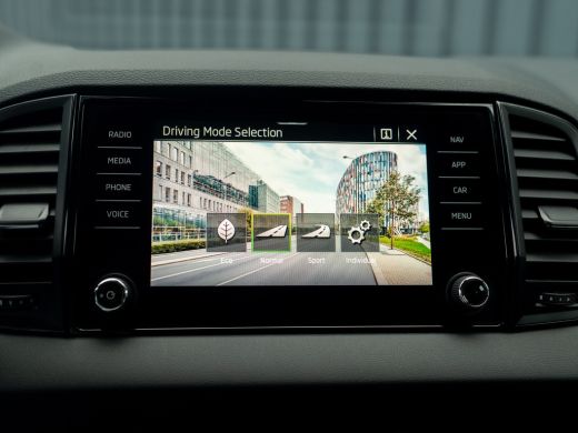 Skoda Karoq 1.5 TSI ACT Sportline Business | 360 Camera | Side Assist | Canton | Elk. A-klep | Prijs Rijklaar!! ActivLease financial lease