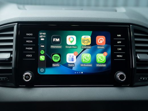 Skoda Karoq 1.5 TSI ACT Sportline Business | Elk. A-klep | Camera | Lane Assist | Stoel & Stuur verw. | Prijs... ActivLease financial lease