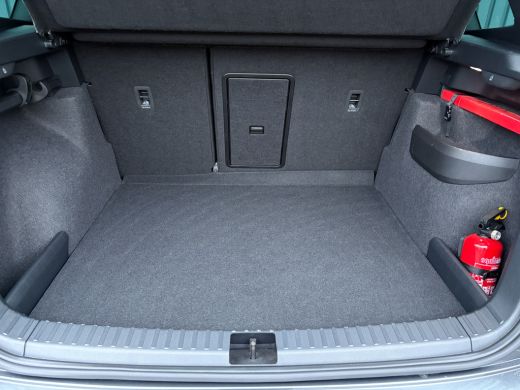 Skoda Karoq 1.5 TSI ACT Sportline Business | Elk. A-klep | Camera | Lane Assist | Stoel & Stuur verw. | Prijs... ActivLease financial lease