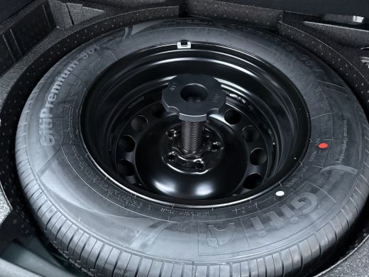 Skoda Karoq 1.5 TSI ACT Sportline Business | Elk. A-klep | Camera | Lane Assist | Stoel & Stuur verw. | Prijs... ActivLease financial lease