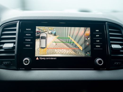 Skoda Karoq 1.5 TSI ACT Sportline Business | Elk. A-klep | Camera | Lane Assist | Stoel & Stuur verw. | Prijs... ActivLease financial lease