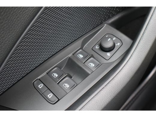 Skoda Octavia Combi Business Edition | Achteruitrijcamera | Chromen grille | Cruise control met speedlimiter ActivLease financial lease