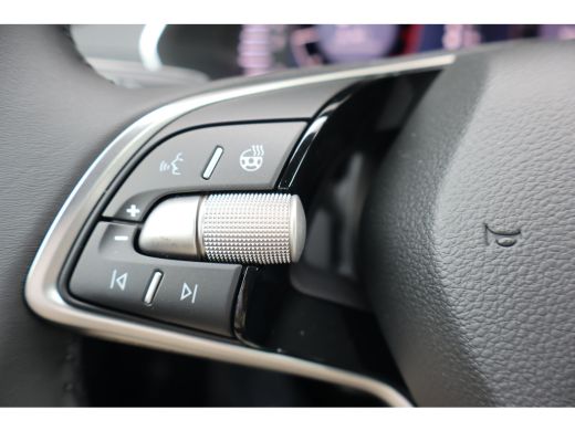 Skoda Octavia Combi Business Edition | Achteruitrijcamera | Chromen grille | Cruise control met speedlimiter ActivLease financial lease