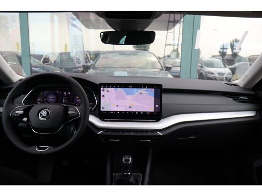 Skoda Octavia Combi Business Edition | Achteruitrijcamera | Chromen grille | Cruise control met speedlimiter ActivLease financial lease