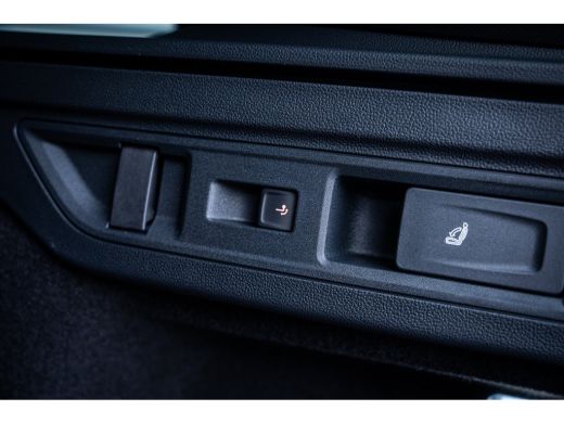 Skoda Superb Combi Sportline Business | Achteruitrijcamera | Climatronic, elektronische airconditioning met 3 ... ActivLease financial lease