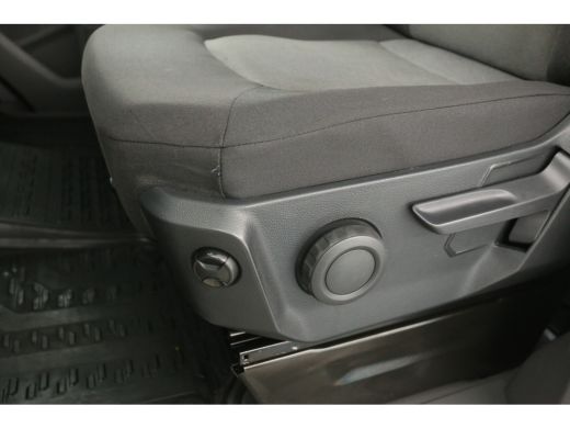 Volkswagen Crafter 2.0 TDI 177PK L4H3 | Aut. | 3000kg Trekgew. | Airco | Cruise | Camera | 3 Zits | Carplay | Stoelv... ActivLease financial lease