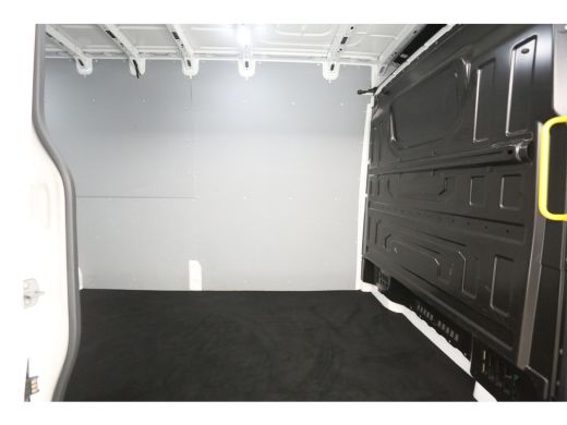 Volkswagen Crafter 2.0 TDI 177PK L4H3 | Aut. | 3000kg Trekgew. | Airco | Cruise | Camera | 3 Zits | Carplay | Stoelv... ActivLease financial lease