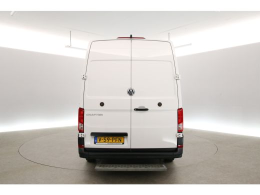 Volkswagen Crafter 2.0 TDI 177PK L4H3 | Aut. | 3000kg Trekgew. | Airco | Cruise | Camera | 3 Zits | Carplay | Stoelv... ActivLease financial lease