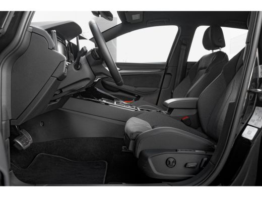 Volkswagen Golf 1.5 eHybrid 50 Edition | Panoramadak | Trekhaak | IQ.Light | Stoel/Stuurverwarming | ActivLease financial lease