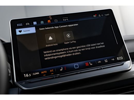 Volkswagen Golf 1.5 eHybrid 50 Edition | Panoramadak | Trekhaak | IQ.Light | Stoel/Stuurverwarming | ActivLease financial lease