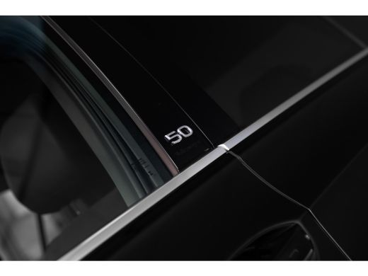 Volkswagen Golf 1.5 eHybrid 50 Edition | Panoramadak | Trekhaak | IQ.Light | Stoel/Stuurverwarming | ActivLease financial lease