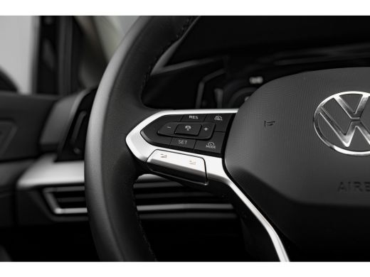 Volkswagen Golf 1.5 eHybrid Style Edition | Panoramadak | Camera | Stoelverwarming/Massage | Dodehoek | ActivLease financial lease