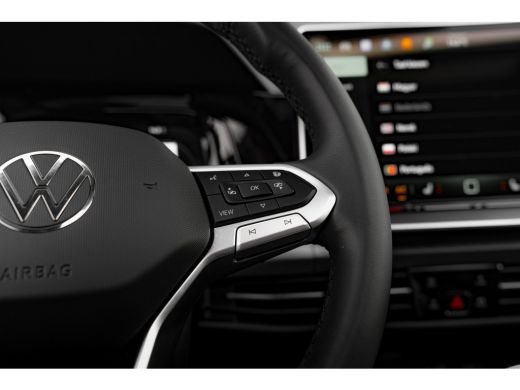 Volkswagen Golf 1.5 eHybrid Style Edition | Panoramadak | Camera | Stoelverwarming/Massage | Dodehoek | ActivLease financial lease