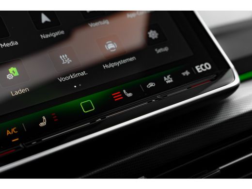 Volkswagen Golf 1.5 eHybrid Style Edition | Panoramadak | Camera | Stoelverwarming/Massage | Dodehoek | ActivLease financial lease