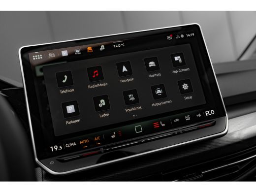 Volkswagen Golf 1.5 eHybrid Style Edition | Panoramadak | Camera | Stoelverwarming/Massage | Dodehoek | ActivLease financial lease