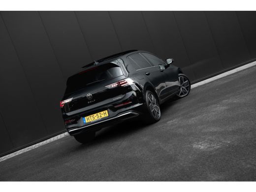 Volkswagen Golf 1.5 eHybrid Style Edition | Panoramadak | Camera | Stoelverwarming/Massage | Dodehoek | ActivLease financial lease