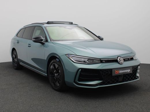Volkswagen Passat Variant 1.5 eHybrid R-Line Edition 272PK DSG SOH 100%, Pano-Schuifdak, Trekhaak, Black Style, Key... ActivLease financial lease