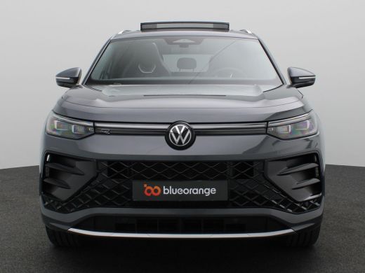Volkswagen Tayron 1.5 eHybrid R-Line Edition 272PK DSG Pano-Schuifdak, Trekhaak, 20" LM Velgen, Navi via Apple Carp... ActivLease financial lease