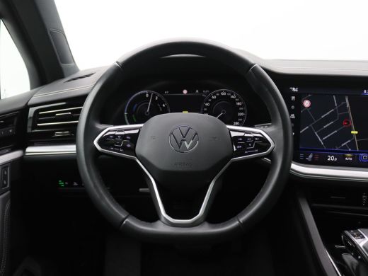 Volkswagen Touareg 3.0 TSi eHybrid 4MOTION Elegance 367PK Aut. Pano-Schuifdak, Trekhaak, Elektr. Achterklep, 21" LM ... ActivLease financial lease