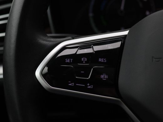 Volkswagen Touareg 3.0 TSi eHybrid 4MOTION Elegance 367PK Aut. Pano-Schuifdak, Trekhaak, Elektr. Achterklep, 21" LM ... ActivLease financial lease