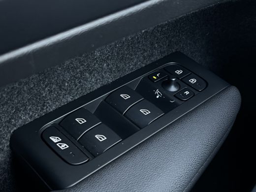 Volvo  XC40 1.5 T4 Plug-in hybrid Core Bright | Climate Pack | Lightning Pack | Park Assist Pack ActivLease financial lease