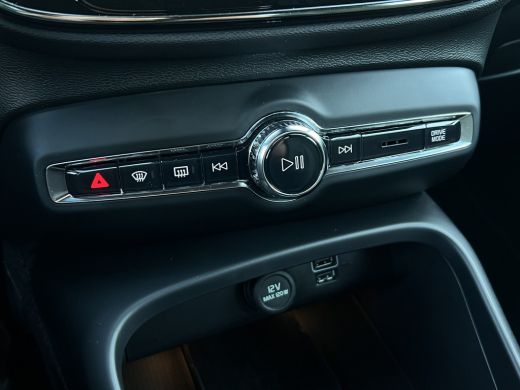 Volvo  XC40 1.5 T4 Plug-in hybrid Core Bright | Climate Pack | Lightning Pack | Park Assist Pack ActivLease financial lease