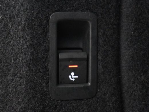 Audi A4 35 TFSI Business Edition | Leder | Stoelverwarming | Trekhaak | Adaptive cruise | Full LED | Carp... ActivLease financial lease