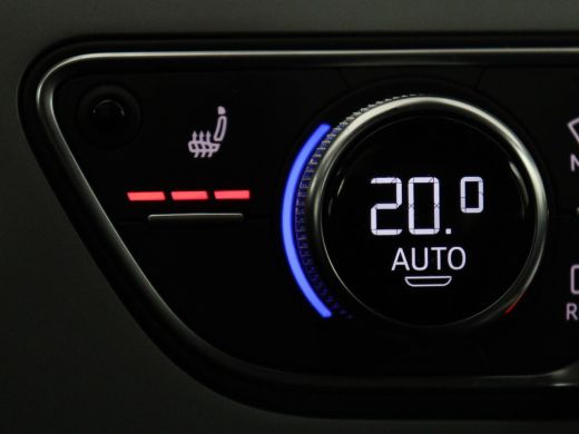 Audi A4 35 TFSI Business Edition | Leder | Stoelverwarming | Trekhaak | Adaptive cruise | Full LED | Carp... ActivLease financial lease