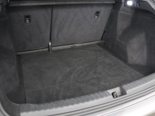 Audi Q4 e-tron 35 Launch edition 55 kWh | Warmtepomp | Stoelverwarming | Carplay | Full LED | 19'' | Navigatie |... ActivLease financial lease