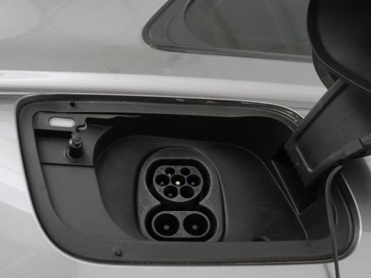 Audi Q4 e-tron 35 Launch edition 55 kWh | Warmtepomp | Stoelverwarming | Carplay | Full LED | 19'' | Navigatie |... ActivLease financial lease