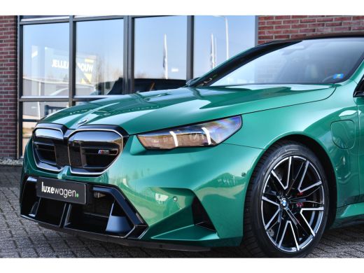 BMW M5 Touring M5 Pano M-Driver Co-Pilot Carbon Alc-hemel B&W Alarm4 ActivLease financial lease