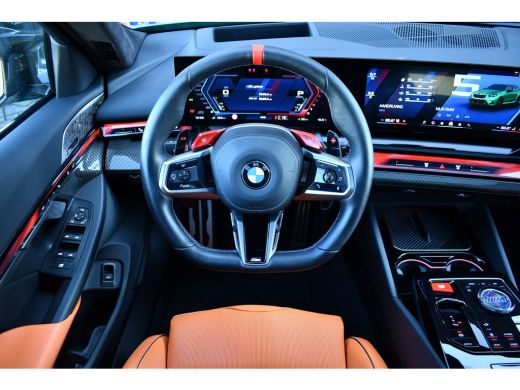 BMW M5 Touring M5 Pano M-Driver Co-Pilot Carbon Alc-hemel B&W Alarm4 ActivLease financial lease