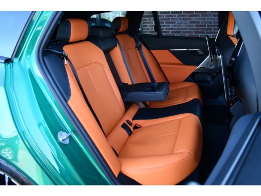 BMW M5 Touring M5 Pano M-Driver Co-Pilot Carbon Alc-hemel B&W Alarm4 ActivLease financial lease