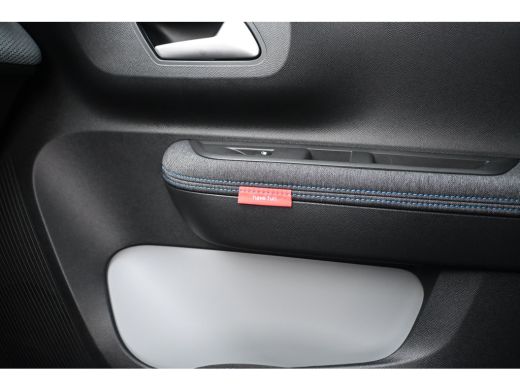 Citroën &euml;-C3 Plus DEMO-DEAL! 8 Jaar Garantie! | Navigatie by App | Parkeersensoren | Full-LED | Cruise Control... ActivLease financial lease