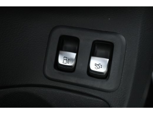 Mercedes-Benz C-Klasse Estate 300 e Business Solution AMG Limited Navigatie Night pakket, Keyless, trekhaak ActivLease financial lease
