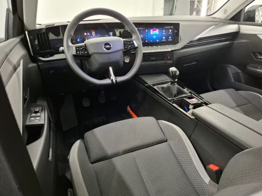 Opel Astra 1.2 Turbo Business Edition | Achteruitrijcamera | Cruise control adaptief | Electronic climate co... ActivLease financial lease