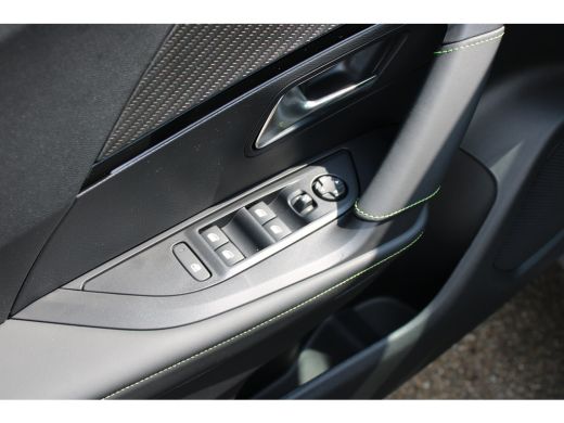 Peugeot 2008 GT | Active Safety Brake met camera en radar (automatisch noodremsysteem) met Distance Alert (waa... ActivLease financial lease