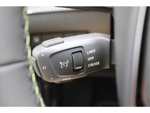 Peugeot 2008 GT | Active Safety Brake met camera en radar (automatisch noodremsysteem) met Distance Alert (waa... ActivLease financial lease