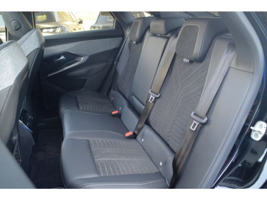 Peugeot 3008 1.2 Hybrid 145 PK GT | Alcantara Interieur | Stoelverwarming Voor + Achter | Massagestoelen | Foc... ActivLease financial lease