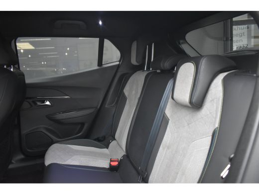 Peugeot e-2008 EV GT Pack 50 kWh 3 Fase 88% SOH | Alcantara | Stoelverwarming | Sfeerverlichting | 18"LMV | Clim... ActivLease financial lease