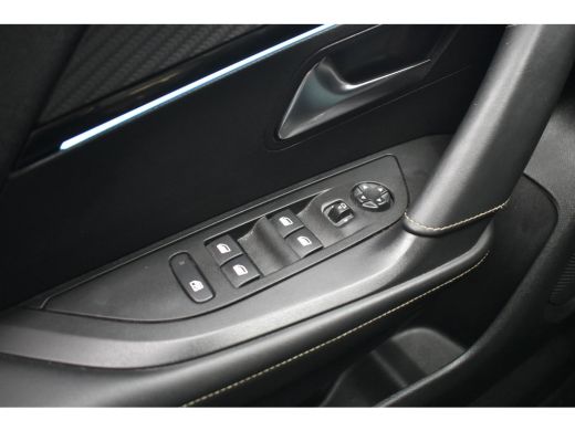 Peugeot e-2008 EV GT Pack 50 kWh 3 Fase 88% SOH | Alcantara | Stoelverwarming | Sfeerverlichting | 18"LMV | Clim... ActivLease financial lease
