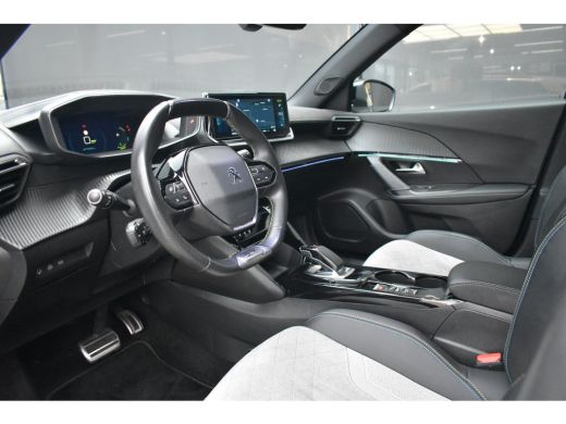 Peugeot e-2008 EV GT Pack 50 kWh 3 Fase 88% SOH | Alcantara | Stoelverwarming | Sfeerverlichting | 18"LMV | Clim... ActivLease financial lease