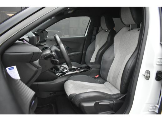 Peugeot e-2008 EV GT Pack 50 kWh 3 Fase 88% SOH | Alcantara | Stoelverwarming | Sfeerverlichting | 18"LMV | Clim... ActivLease financial lease