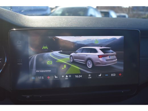 Skoda Octavia Combi Sportline iV PHEV 204PK | ACC | Head-up display | Elektrische achterklep | Achteruitrijcamera ActivLease financial lease