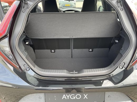 Toyota Aygo Hybrid 115 GR Sport ActivLease financial lease